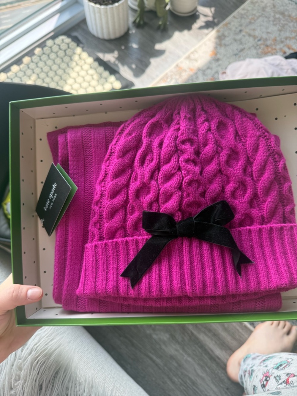 Kate Spade Hot Pink Cable Knit Beanie & Scarf Set NEW No TAGS ( in a box)